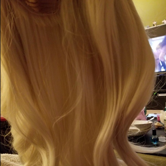 ❄️PIPER  24” WHITE PLATINUM  LACEFRONT Wig*NWT*❄️ main image 7